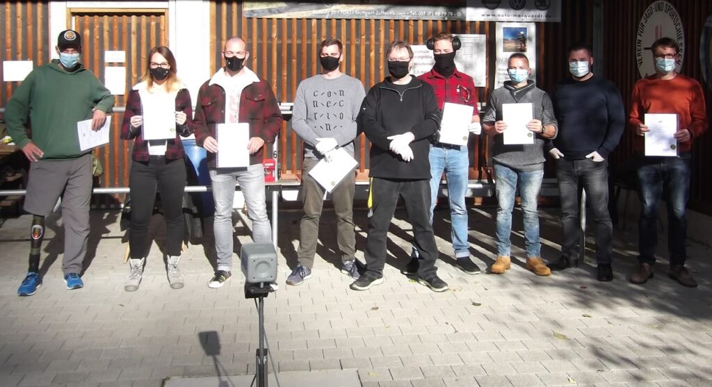 Der Sachkundelehrgang 2020 bei der Zeugnisübergabe