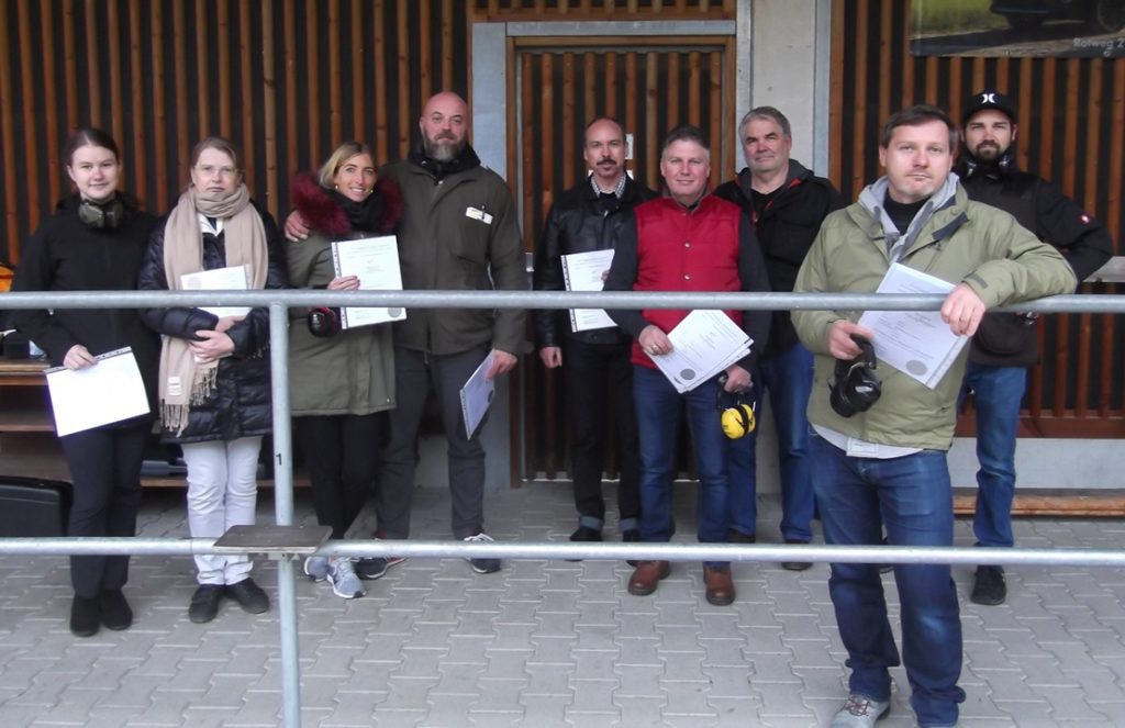 Der Sachkundelehrgang 2018 bei der Zeugnisübergabe